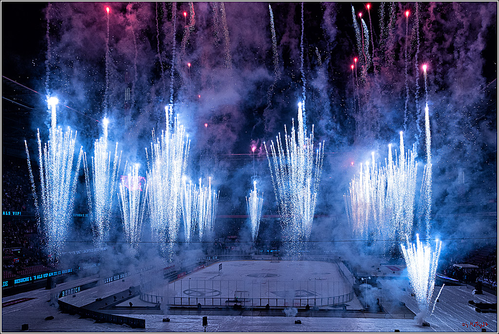 PENNY DEL WINTER GAME;  Kölner Haie - Adler Mannheim; Köln, 03.12.2022